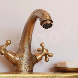 Single hole bathroom faucet, Bronze bathroom faucet, Antique brass bathroom faucet with Bronze Finish